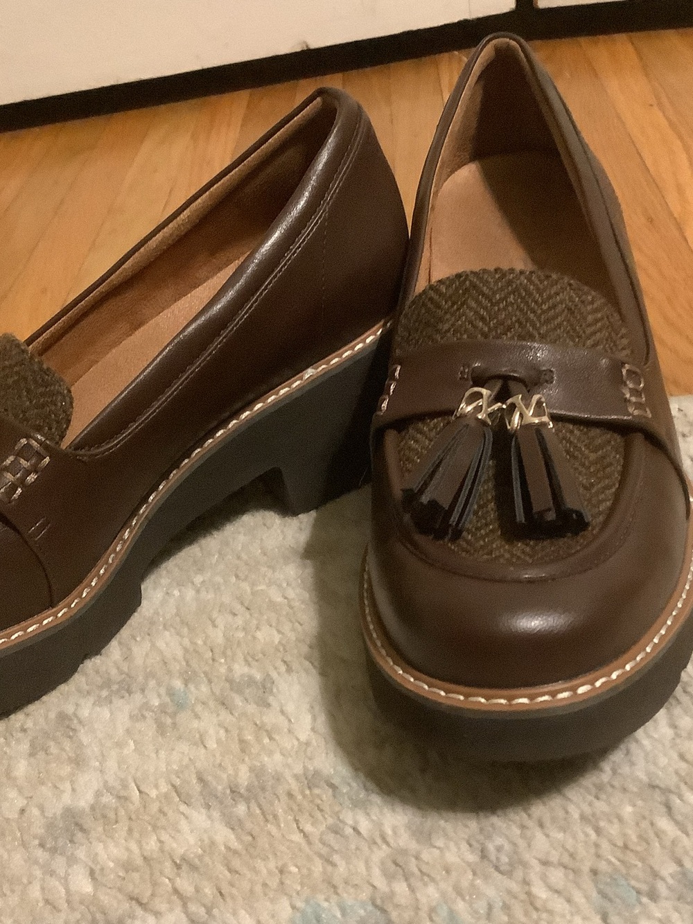 EUC Naturalizer Brown Tassel Platform Loafers